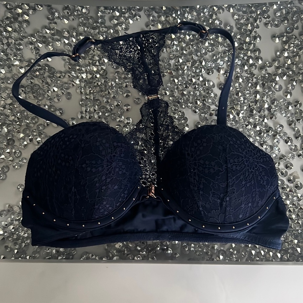 PINK Victoria’s Secret 32b bra open front